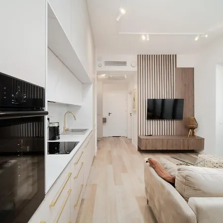 Hanza Tower No 428 - Swimming Pool, Jacuzzi, Balcony, Viewing Terrace *