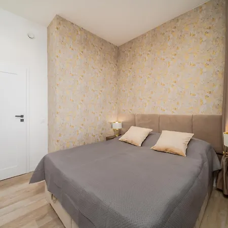 Hanza Tower No 428 - Swimming Pool, Jacuzzi, Balcony, Viewing Terrace