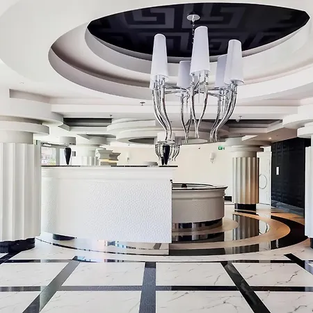 Hanza Tower No 428 - Swimming Pool, Jacuzzi, Balcony, Viewing Terrace Apartment