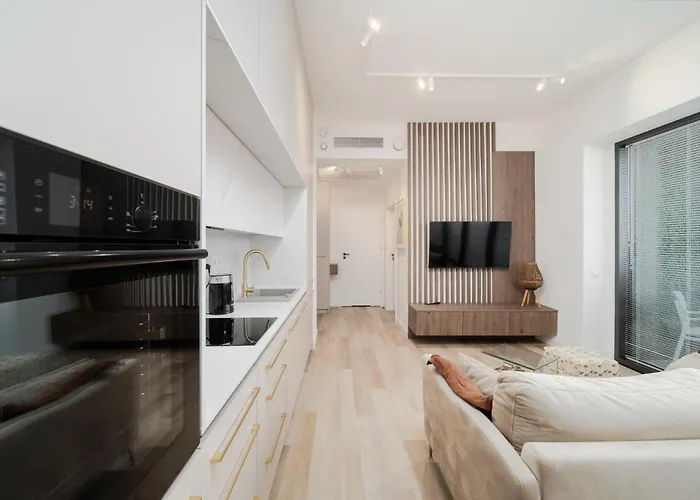 Ans Hanza Tower No 428 - Swimming Pool, Sauna, Jacuzzi, Viewing Terrace *